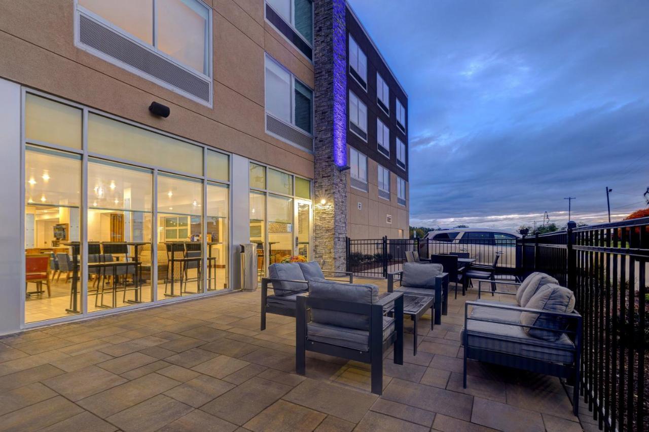 Holiday Inn Express & Suites - Ann Arbor - University South By Ihg Exterior foto